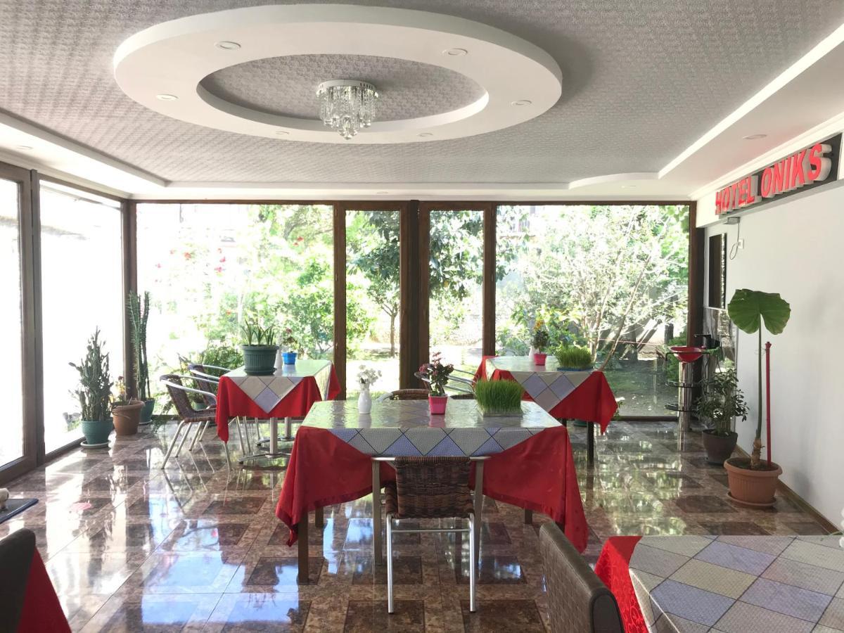 Hotel Oniks Kutaisi Luaran gambar
