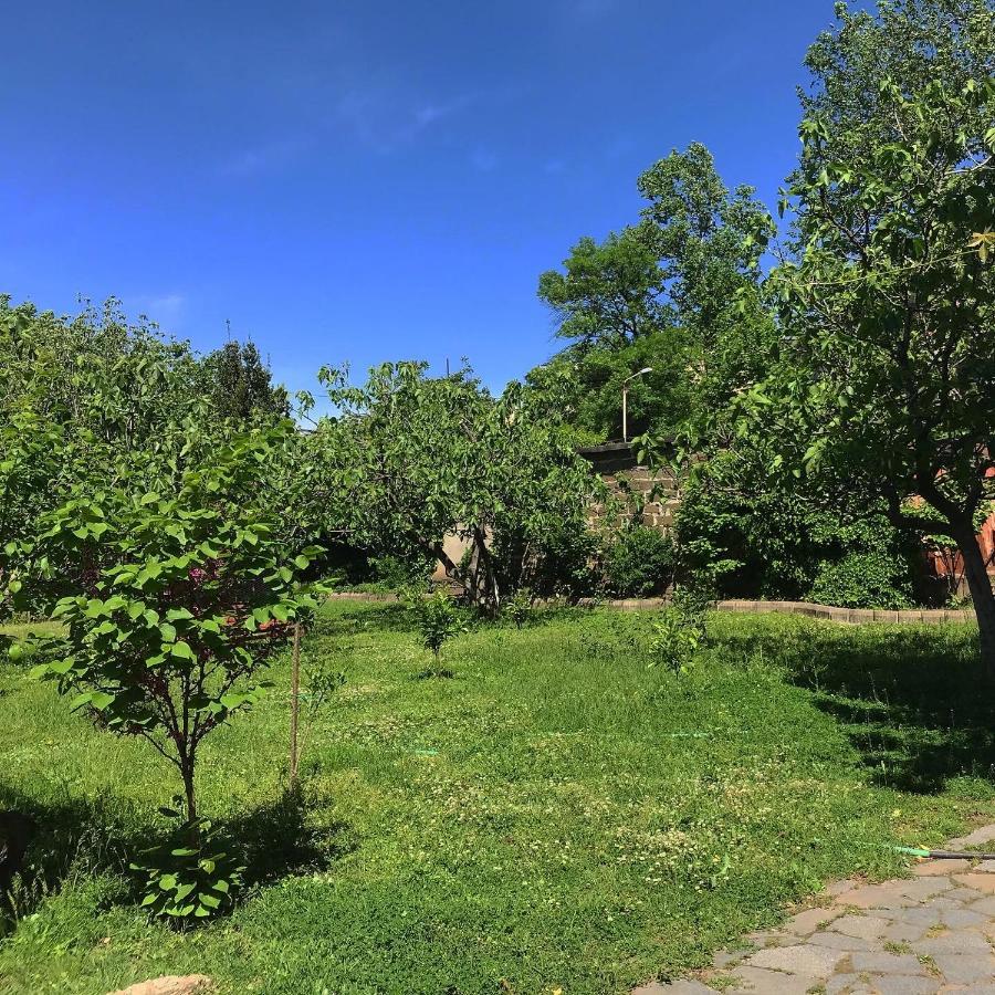 Hotel Oniks Kutaisi Luaran gambar