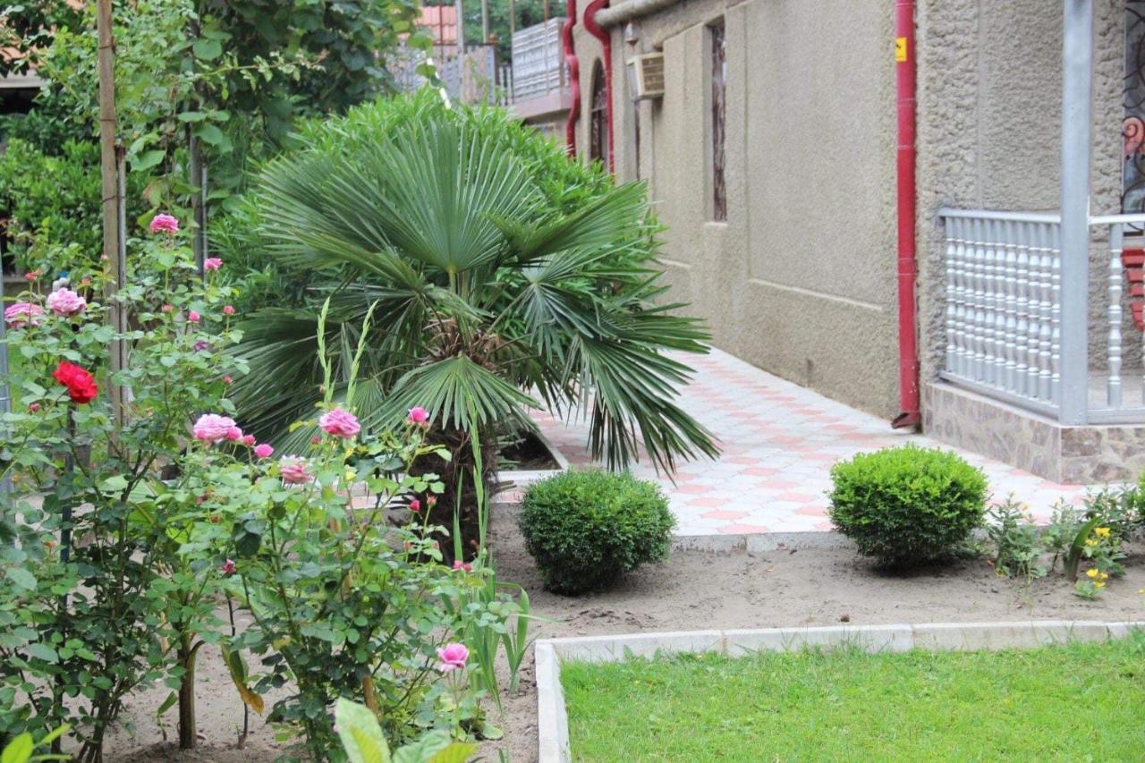 Hotel Oniks Kutaisi Luaran gambar