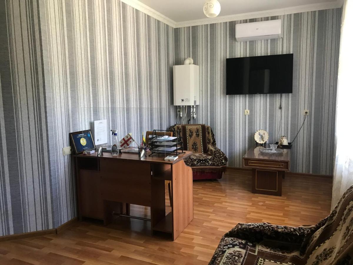 Hotel Oniks Kutaisi Luaran gambar