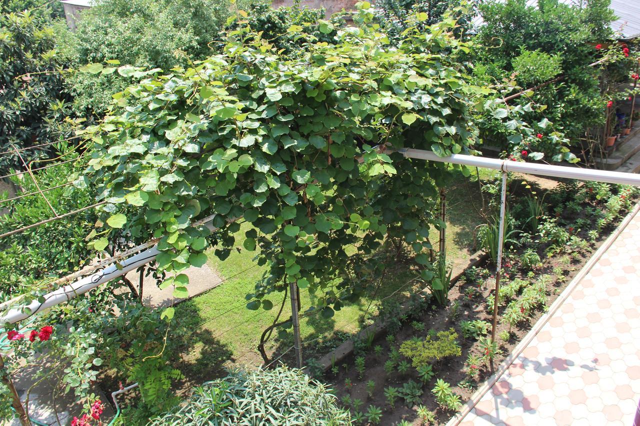 Hotel Oniks Kutaisi Luaran gambar