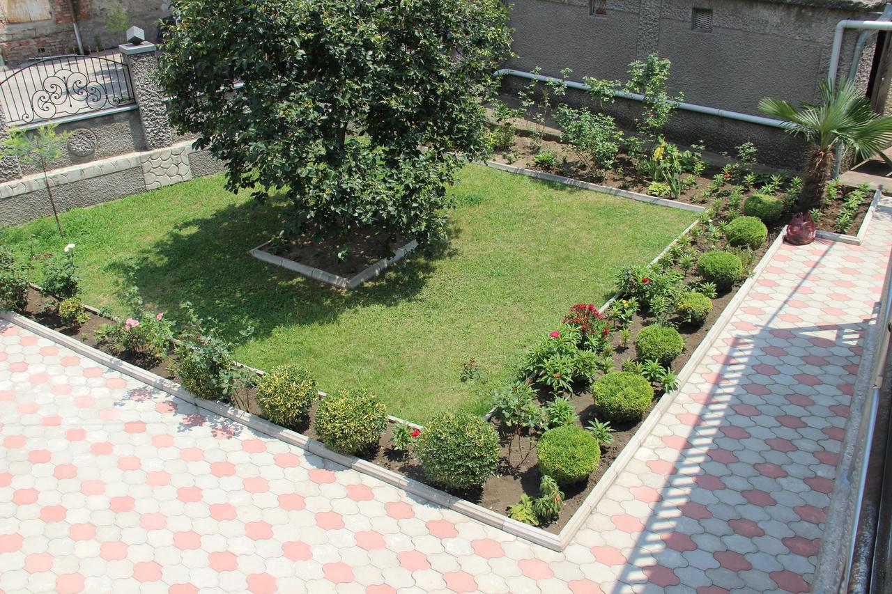 Hotel Oniks Kutaisi Luaran gambar