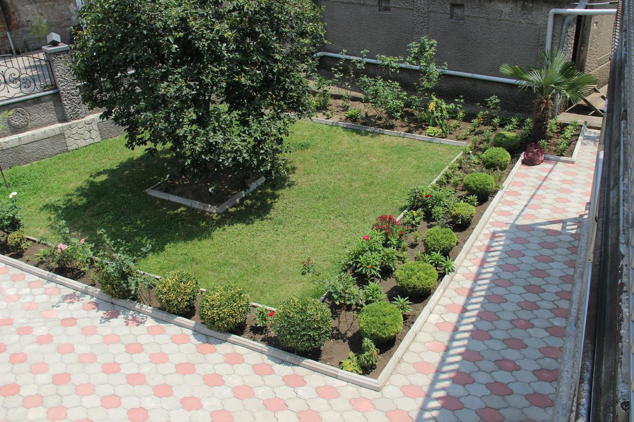 Hotel Oniks Kutaisi Luaran gambar